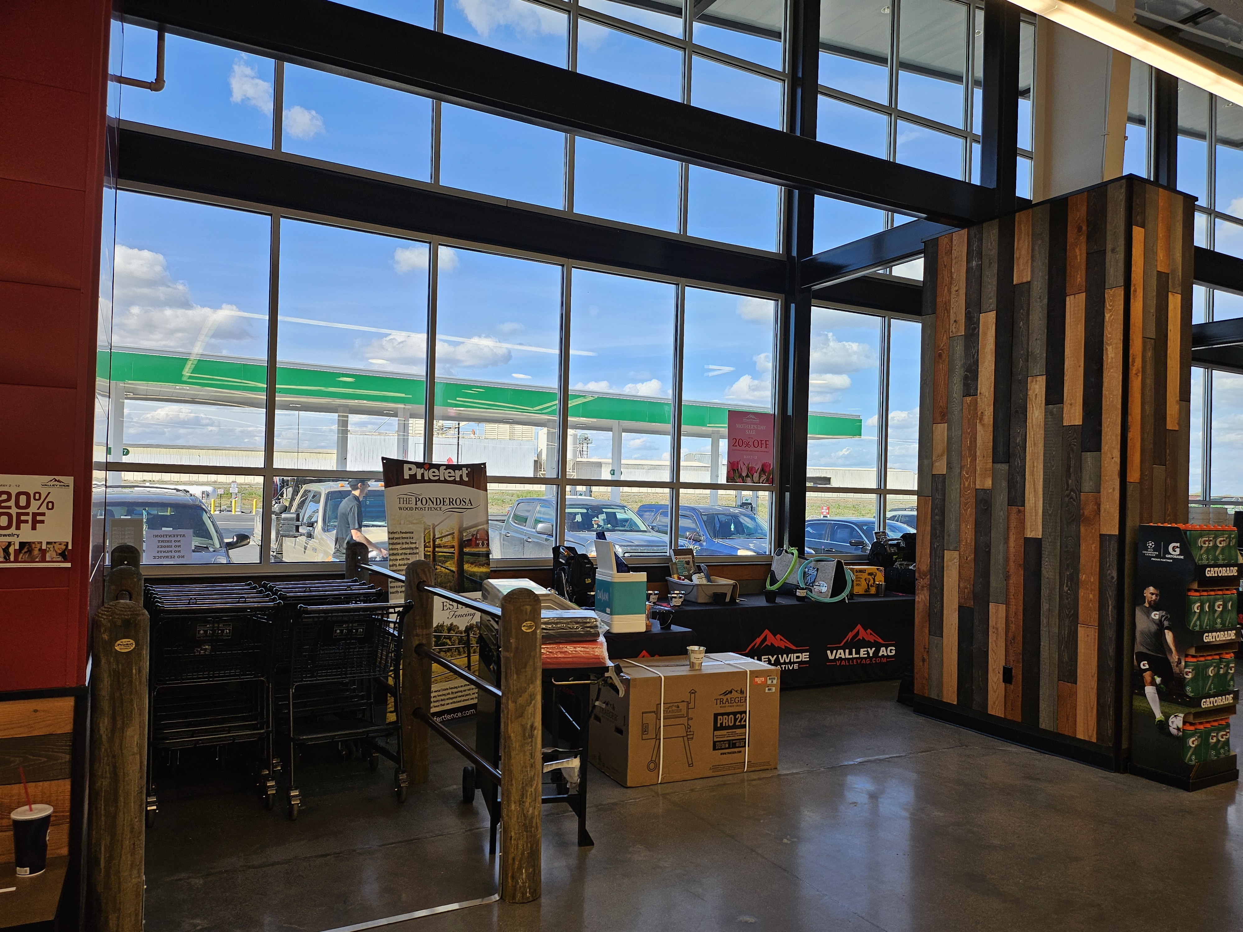 Indoor Shopping Cart Return Ponderosa Fence.jpg